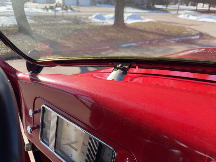 1937-international-d2-panel-truck-image-30