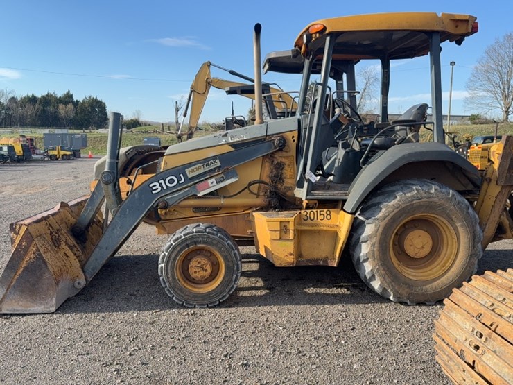 john-deere-310-image-16