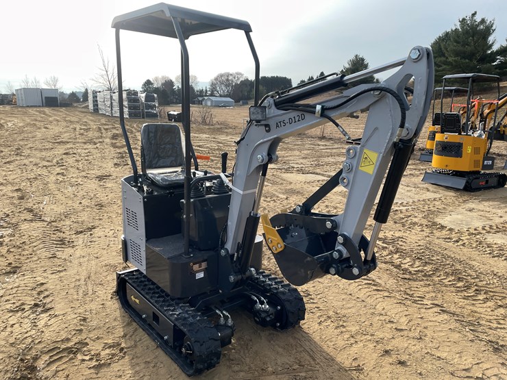 #1043-•-new-ats-d12d-mini-excavator-image-3
