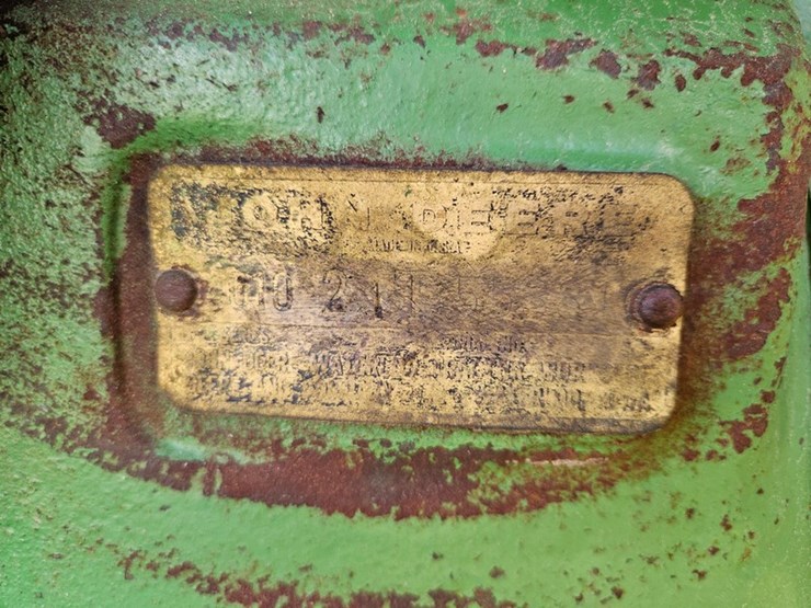 john-deere-4010-image-42