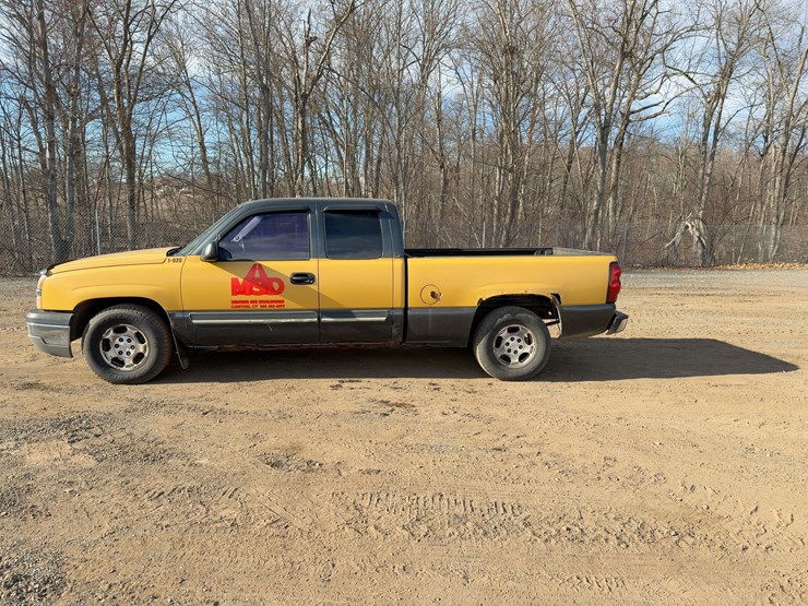 2004-chevrolet-silverado-1500-image-2