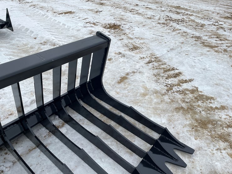 #2047-•-skid-steer-mount-skeleton-bucket-image-7