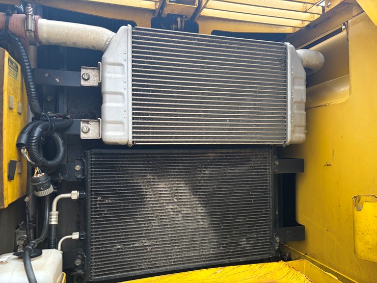 2001-komatsu-pc200-lc-image-20