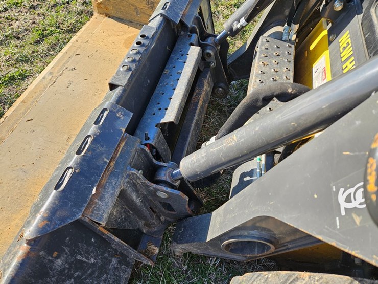 new-holland-l218-image-10