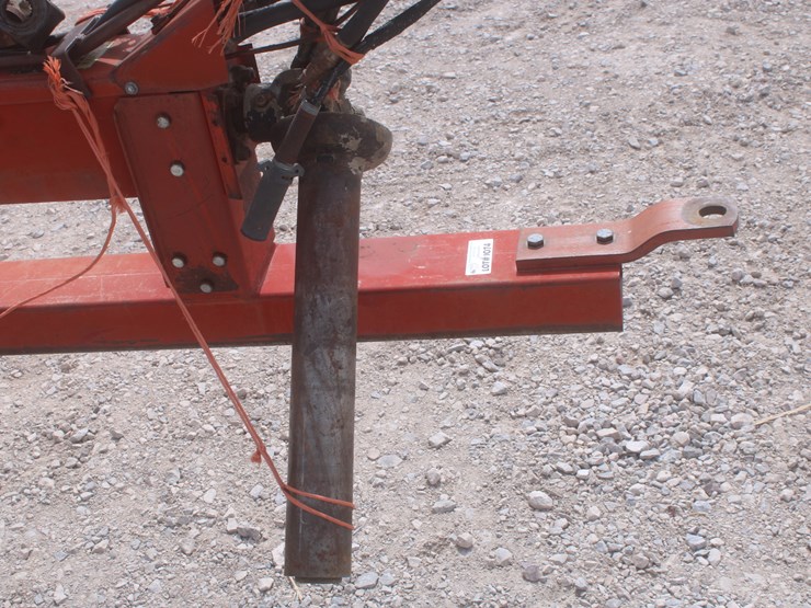 international-830-image-16