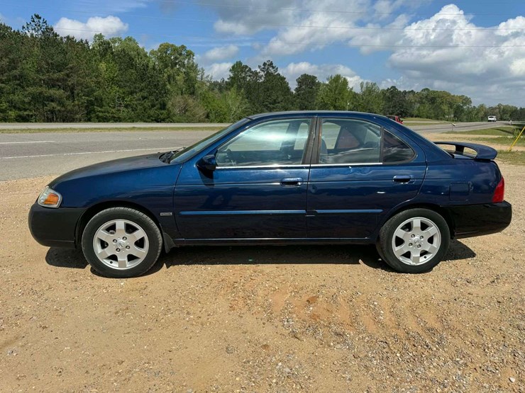 2006-nissan-sentra-4-door-sedan-(209,961-miles)-image-2