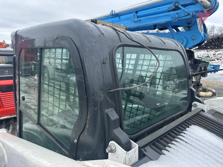 2022-bobcat-t770-image-12