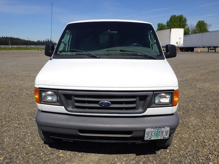 2007-ford-cargo-image-2