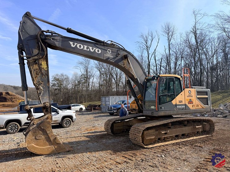 2017-volvo-ec300el-image-1