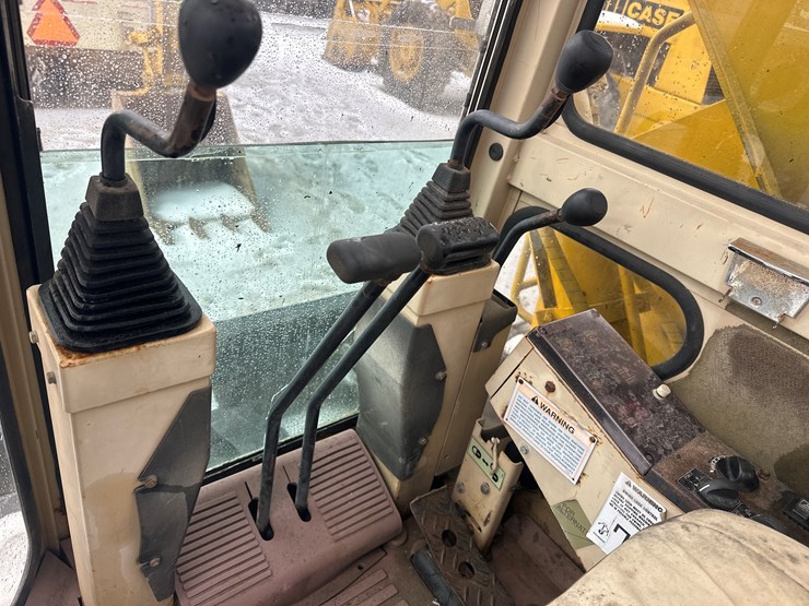 caterpillar-307-image-41