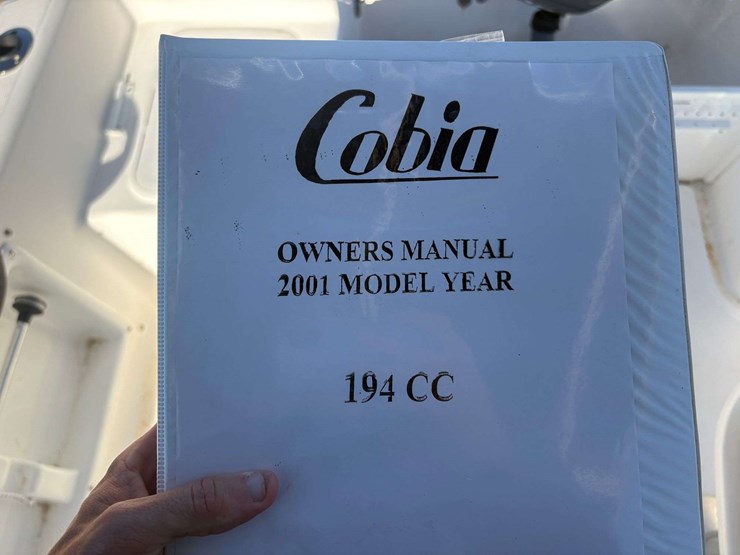 2001-cobia-center-console-saltwater-boat-image-19