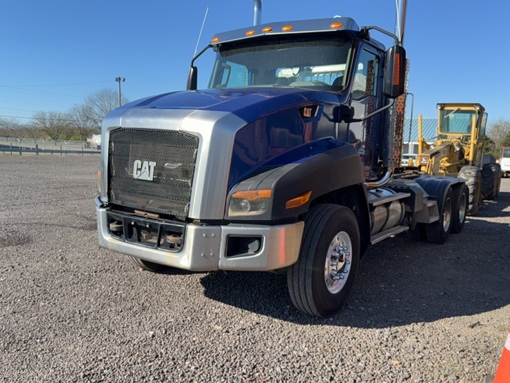 2016-caterpillar-ct660-image-1