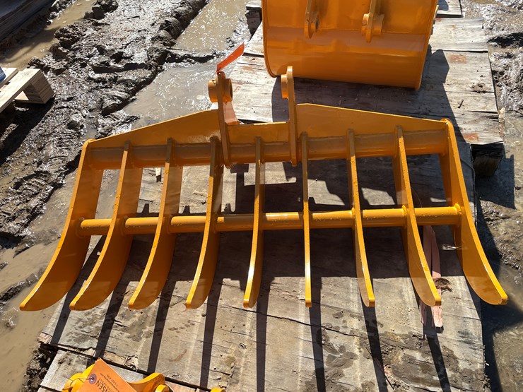 caterpillar-305-image-2