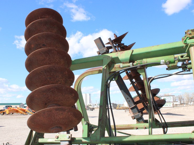 john-deere-235-image-14