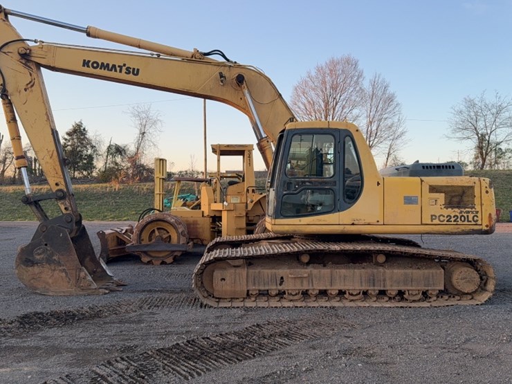 komatsu-pc220-lc-image-14