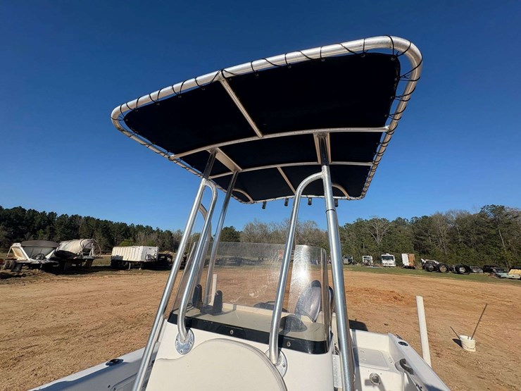 2001-cobia-center-console-saltwater-boat-image-13