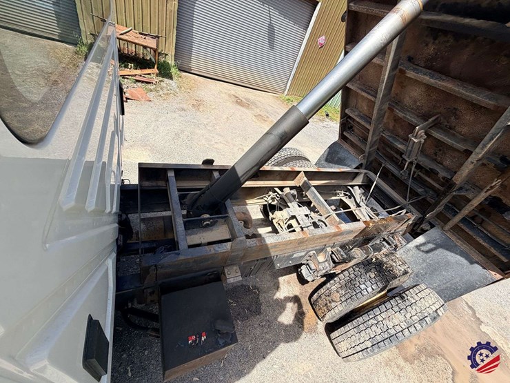 2007-international-7400-image-85