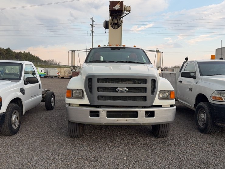 2006-ford-750-image-2