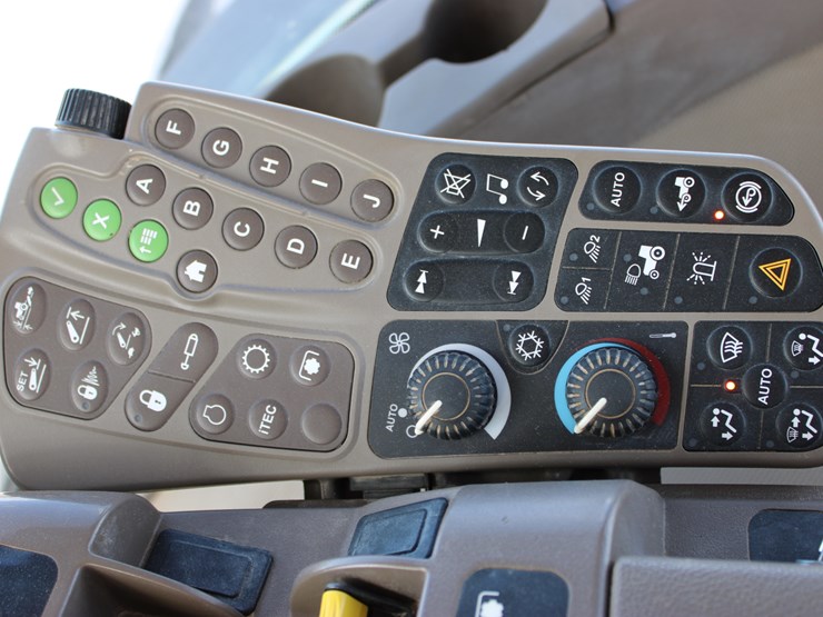 2012-john-deere-8270r-image-34