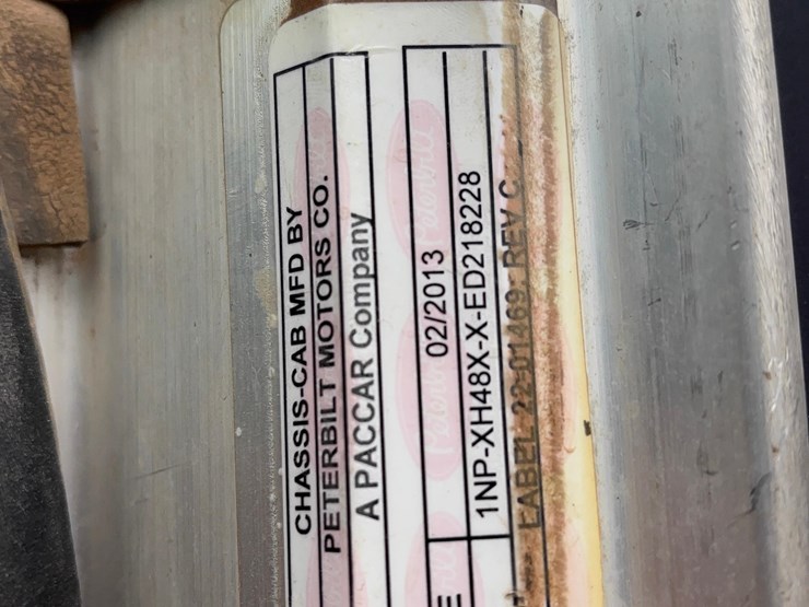 2014-peterbilt-389-image-43