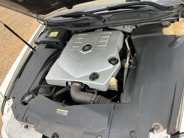 2005-cadillac-sts-4-door-sedan-(225,311-miles)-image-8