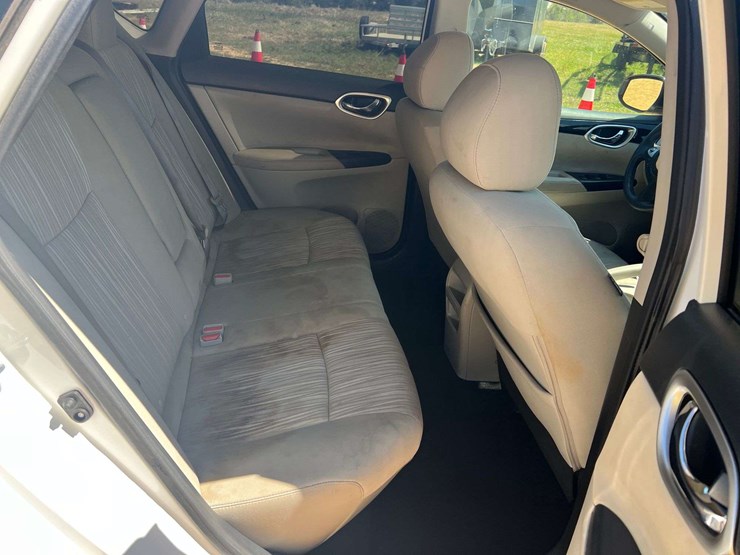 2017-nissan-sentra-sv-4-door-sedan-(169,691-miles)-image-16