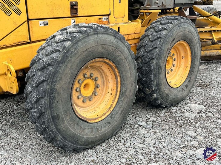 2003-volvo-g710b-image-11