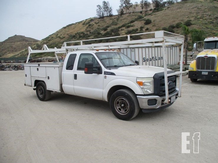 2015-ford-f350-xl-image-2