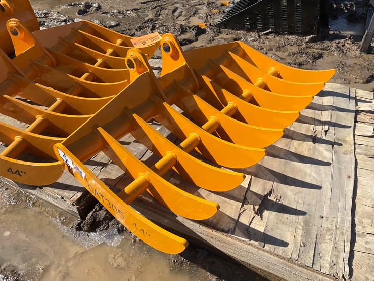 caterpillar-305-image-3