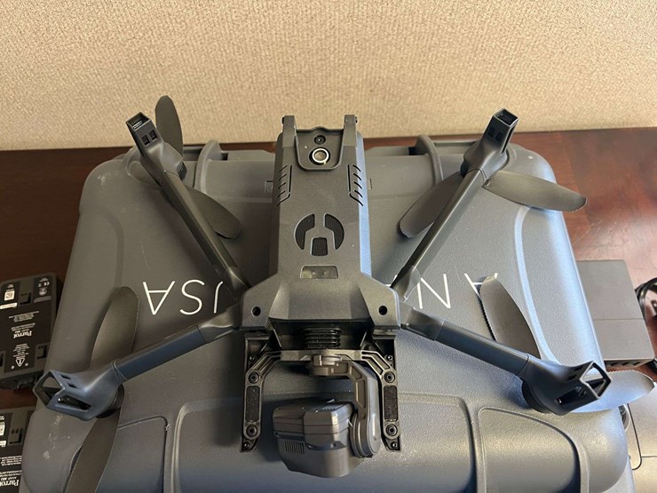 parrot-anafi-usa-foldable-drone-with-4k/thermal-camera-image-13