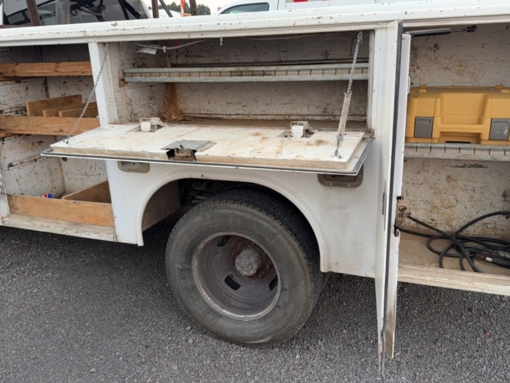 2011-ford-f350-image-16