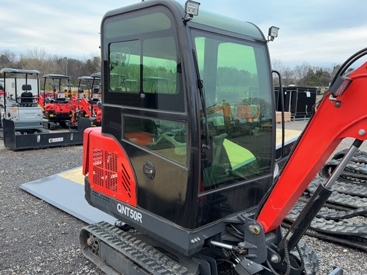 #2052-•-2024-agt-qnt50r-mini-excavator-image-8