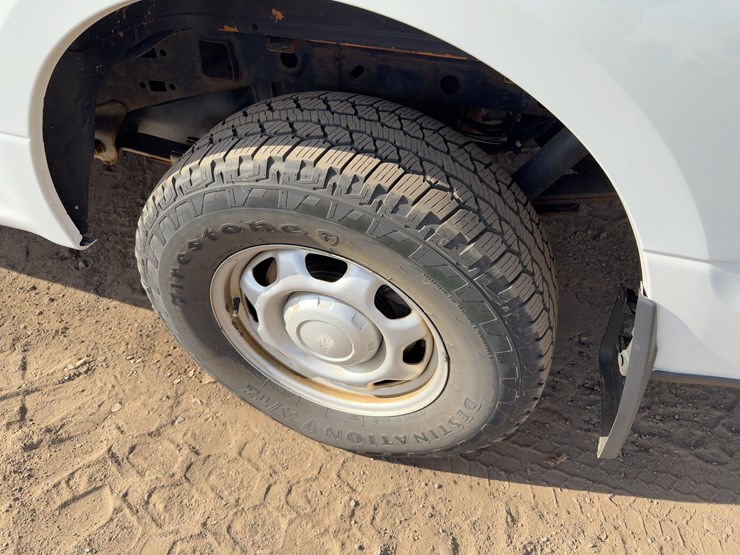 2016-ford-f150-xl-image-10