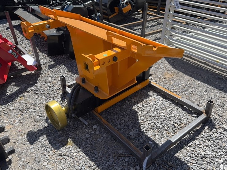 #6088-•-future-skid-steer-hyd-post-driver-image-1