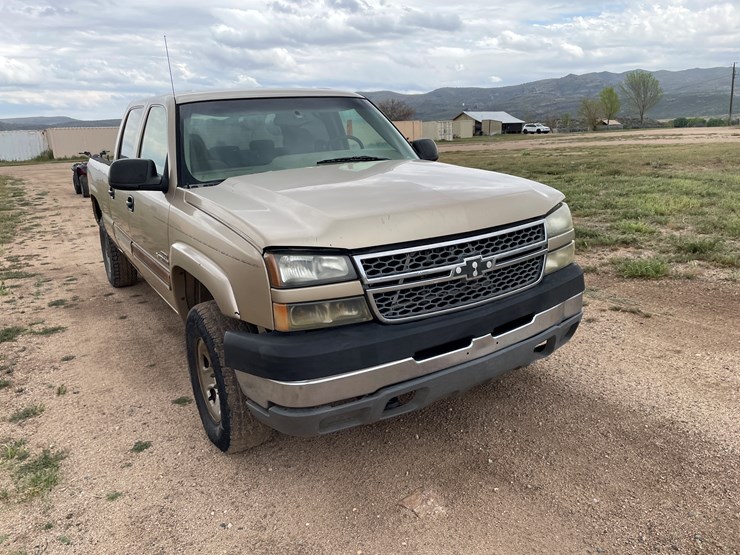 #4006-•-2005-chevy-crew-cab-truck-(az-title)-image-19
