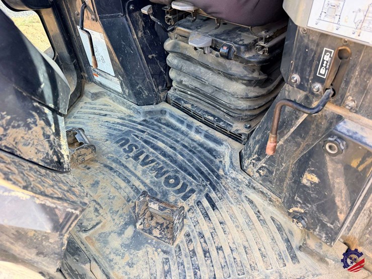 2018-komatsu-d51exi-24-image-28