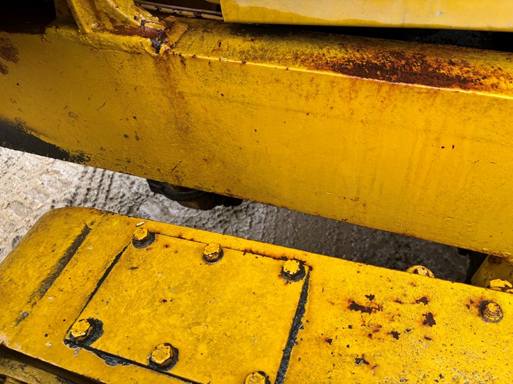 caterpillar-12-image-68