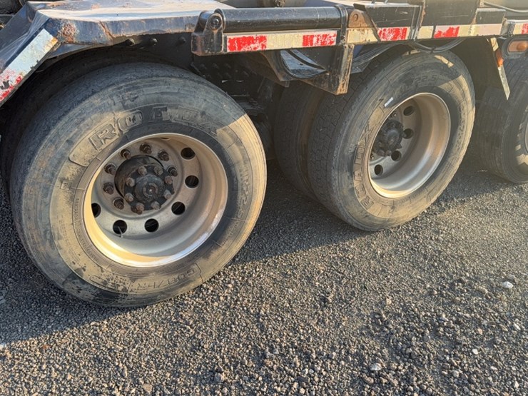 2013-caterpillar-ct660-image-7