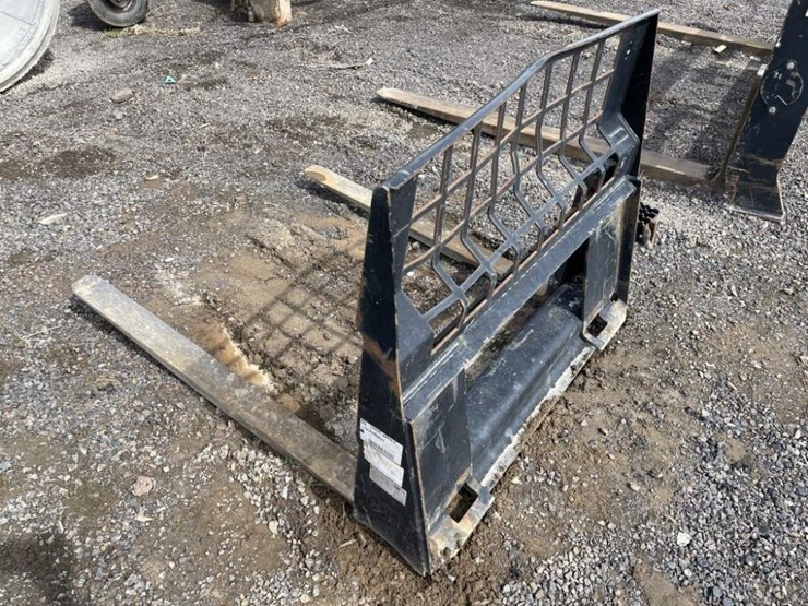 caterpillar-fork-attachment-image-3