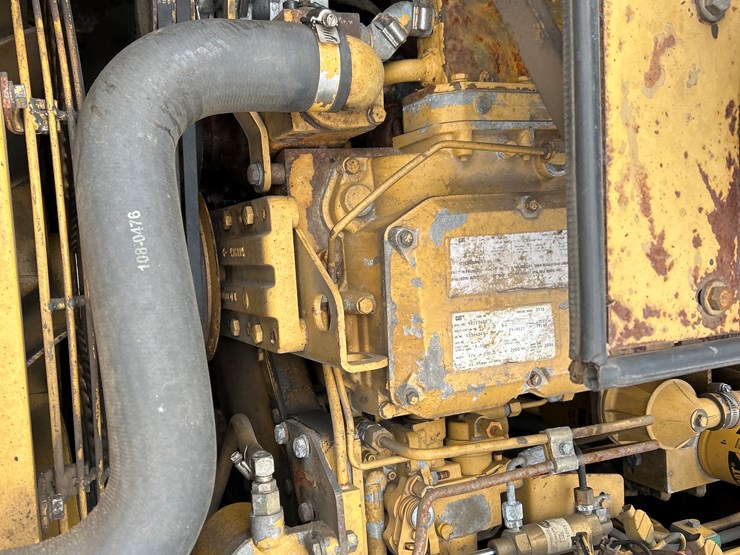 caterpillar-ap-1055b-image-35