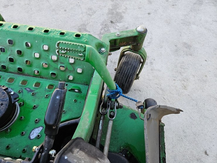 2014-john-deere-z925m-image-22