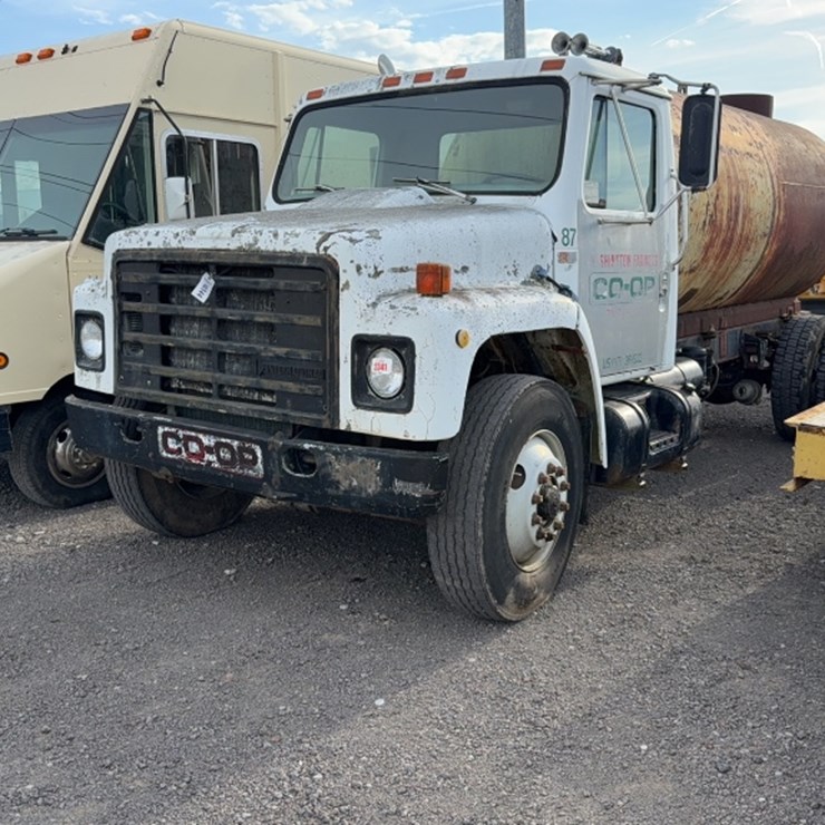 1985 INTERNATIONAL S1900