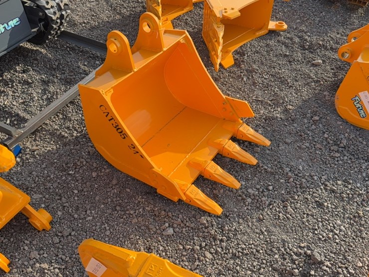 caterpillar-305-image-2