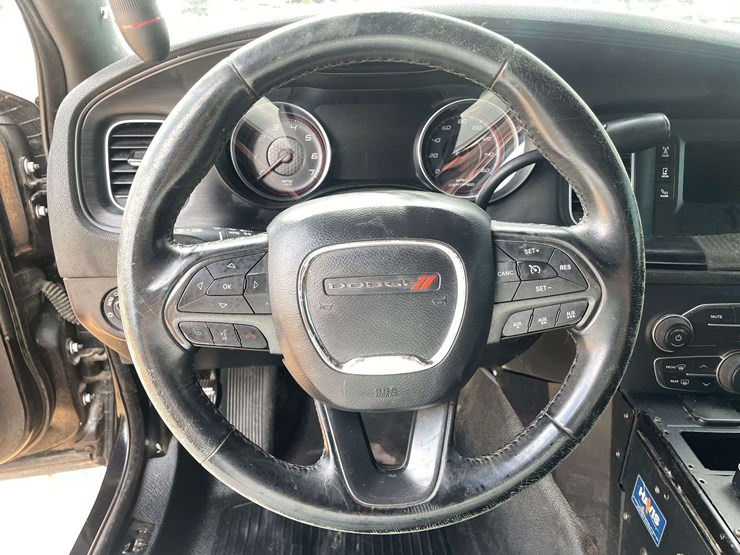 2017-dodge-charger-4-door-police-sedan-(79,558-miles)-image-12