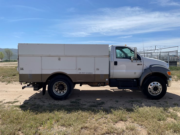 ford-f750-image-3