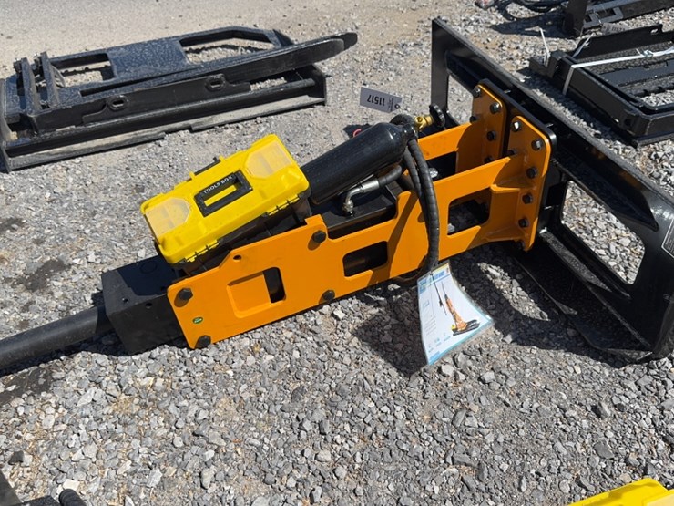 #6069-•-future-skid-steer-hyd-breaker-image-1