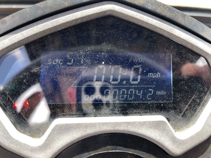 2023-bintelli-electric-golf-cart-w/-on-board-charger-(4.2-miles-showing)-image-19