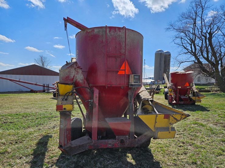 new-holland-355-image-4