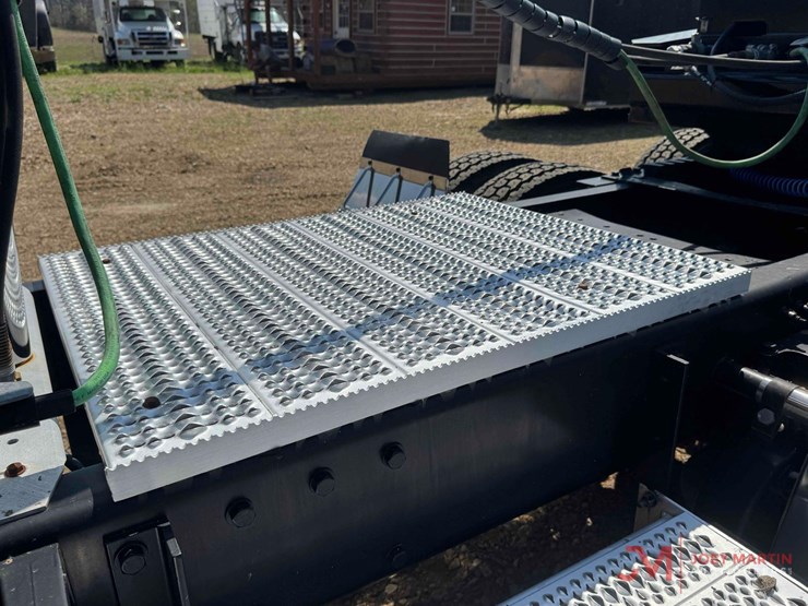 2015-peterbilt-389-image-14