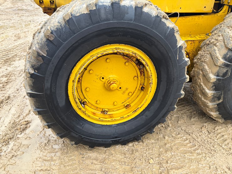 caterpillar-12-image-75